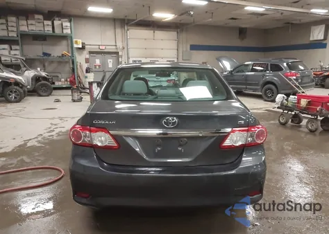 2013 Toyota Corolla Le z USA, uszkodzony, nr VIN 5YFBU4EE9DP218720